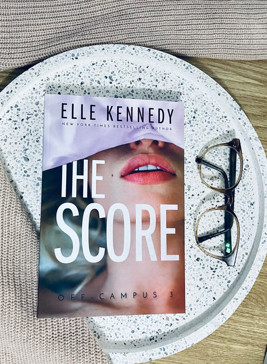 The Score by Elle Kennedy (Off-Campus #3)