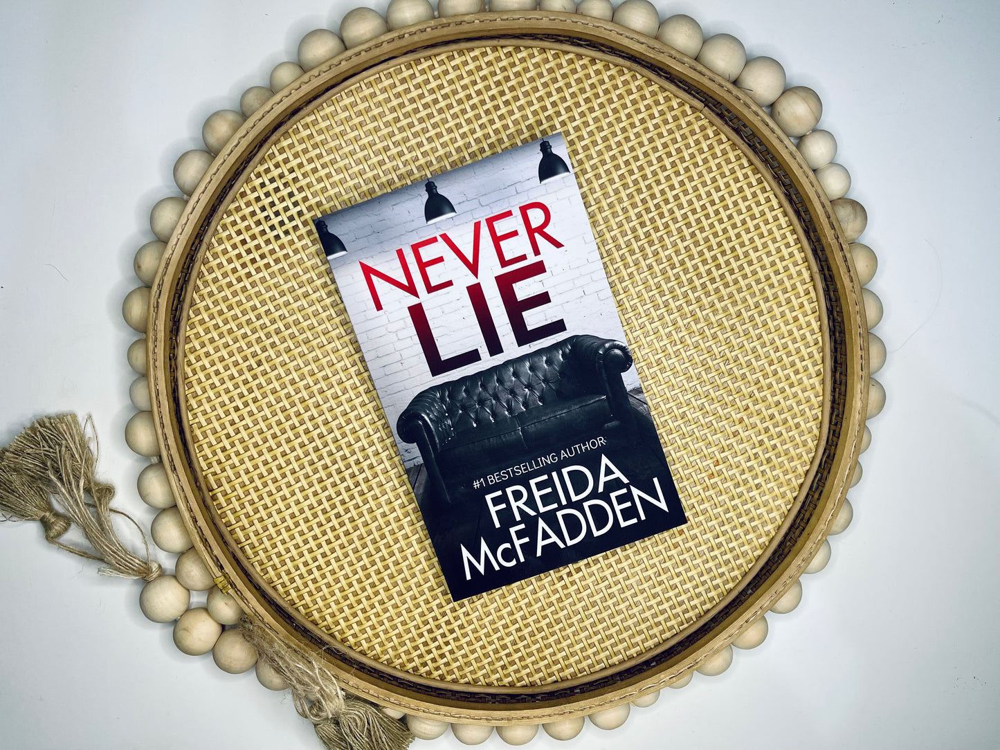 Never Lie by Freida McFadden