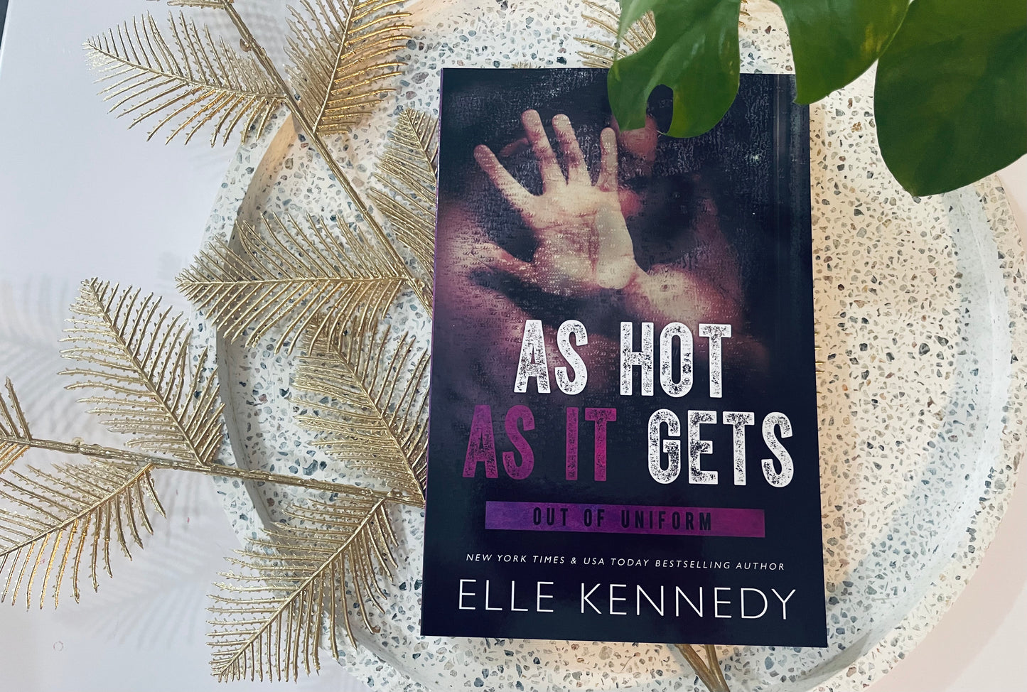 As Hot as it Gets by Elle Kennedy (Out of Uniform Book 6)